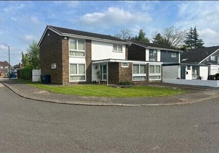 Langland Drive, Pinner, HA5 4 bed detached house for sale