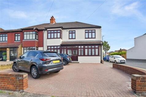 5 bedroom semi-detached house for sale