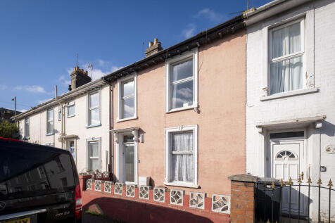 5 bedroom town house for sale
