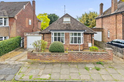 St. Marys Road, Kettering NN15 4 bed detached bungalow for sale