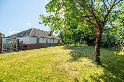 Spinney Lane, Kettering NN15 3 bed detached bungalow for sale