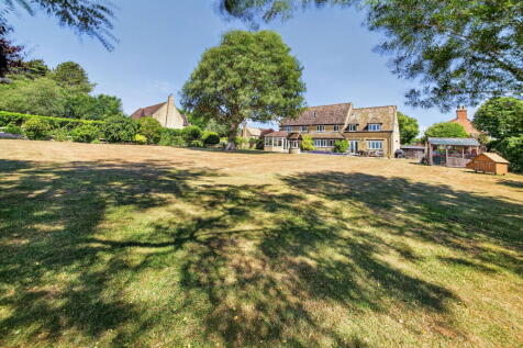 Park Walk, Kettering NN14 5 bed detached house for sale