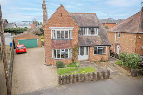 Larch Road, Kettering NN15 4 bed detached house for sale