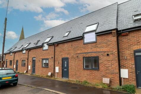 Con Pickering Yard, High Street... 2 bed terraced house for sale