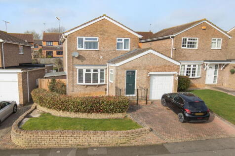 Broadlands, Desborough NN14 3 bed detached house for sale