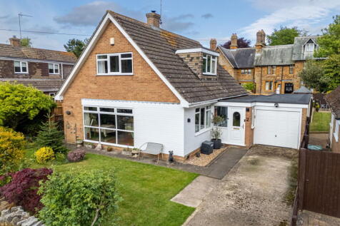 The Croft, Hanging Houghton NN6 3 bed detached house for sale