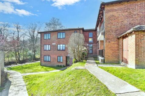 2 bedroom ground floor flat for sale