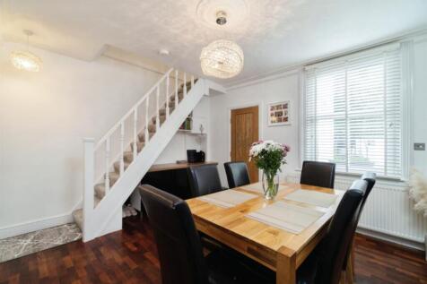 Godstone Road, Whyteleafe, Surrey 4 bed end of terrace house for sale