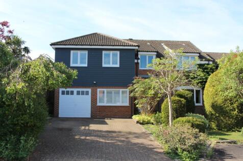 VALLEY PARK DRIVE, CLANFIELD 5 bed detached house for sale