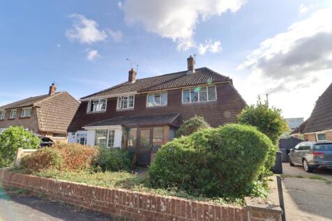 BERNINA AVENUE, WATERLOOVILLE 3 bed semi