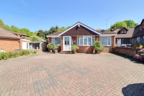 STAKES HILL ROAD, WATERLOOVILLE 4 bed detached bungalow for sale