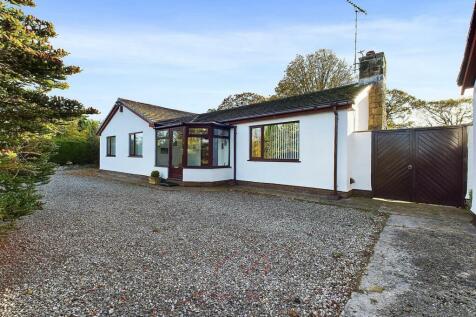 4 bedroom detached bungalow for sale