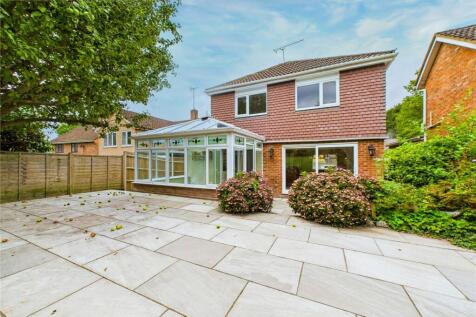 6 bedroom detached house for sale