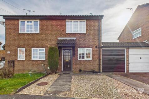 2 bedroom semi-detached house for sale