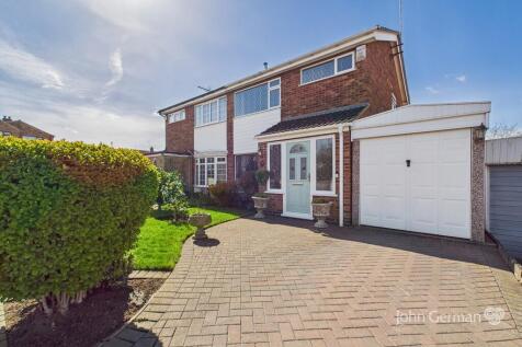 3 bedroom semi-detached house for sale