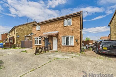 Invicta Court, Milton Regis... 3 bed semi