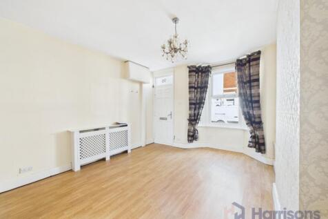Jefferson Road, Sheerness, Kent, ME12... 3 bed semi