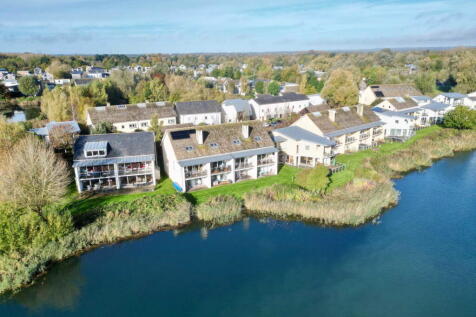 28 Clearwater, Lower Mill Estate 5 bed terraced house for sale