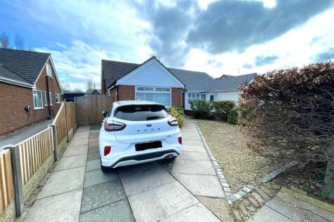 Park Road, Formby, Liverpool, L37 3 bed semi
